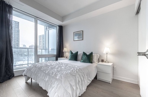 Downtown Montreal Condo | Cozy 1 Bed Apartment in AAA Location Downtown Montreal