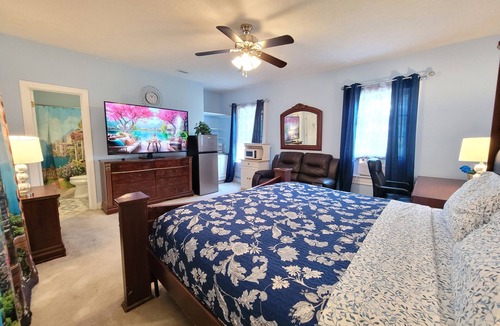 Hampton Hotel | Cozy 1-bedroom hotel suite with AC, WiFi in delightful Hampton