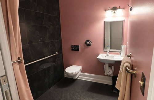 Lewisville Apartment | Cozy 1-bedroom in lovely Downtown Lewisville: The Charleston