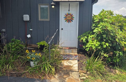 Lenoir City Apartment | Cozy 1-bedroom studio in tranquil Lenoir City with AC DOCK AND LAKE ACCESS
