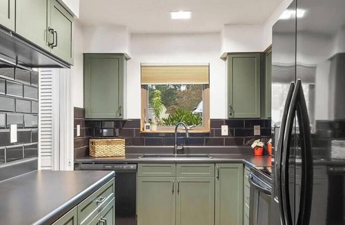Sapphire House | Cozy 1-bedroom townhome in a lakeside community!