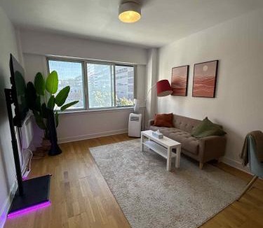 Milton Park Apartment | Cozy 1BDR in Prime location - Walk to Everything