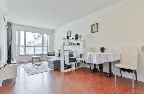 Bay Cloverhill House | Cozy 1BR Condo with Balcony and Parking