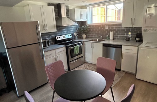 Cedarbrae House | Cozy 2 bedroom, AC, Mins to Seven Chiefs Sportplex, Off Stony Trail