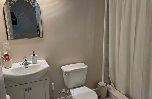 Bowmanville Apartment | Cozy 2-Bedroom Basement Apartment