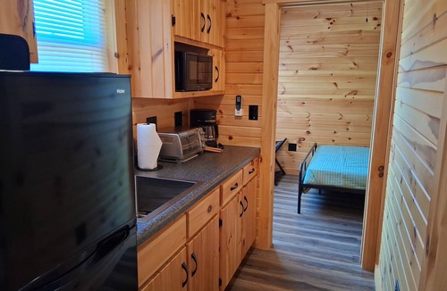 Kings Mountain Cabin | Cozy 2-Bedroom Cabin Near the New Two Kings Casino