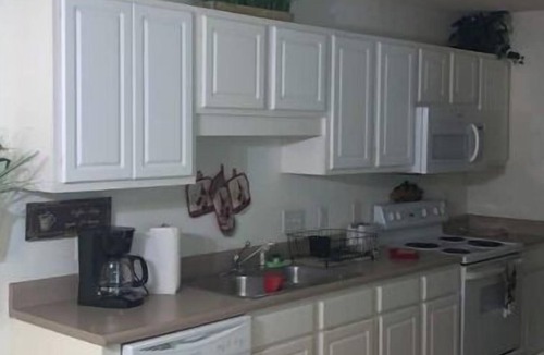 South View Condo | Cozy 2-bedroom condo in charming Hope Mills with AC, WiFi