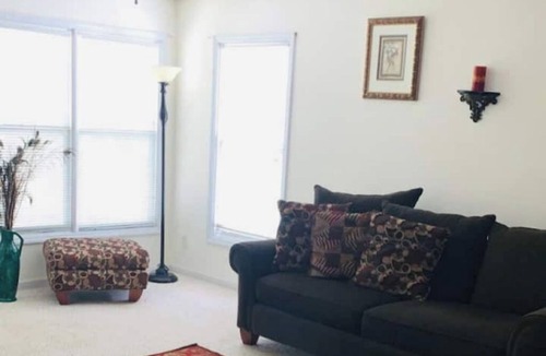 South View Condo | Cozy 2-bedroom condo in charming Hope Mills with AC, WiFi
