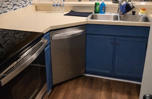 Newport News Condo | Cozy 2 - bedroom condo in charming Newport News with AC