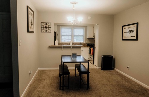 Charlotte Condo | Cozy 2-bedroom condo in heart of Charlotte with AC, WiFi