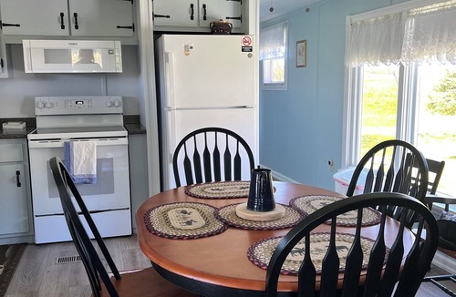 Fort Kent House | Cozy 2-bedroom mobile home in fantastic New Canada with AC
