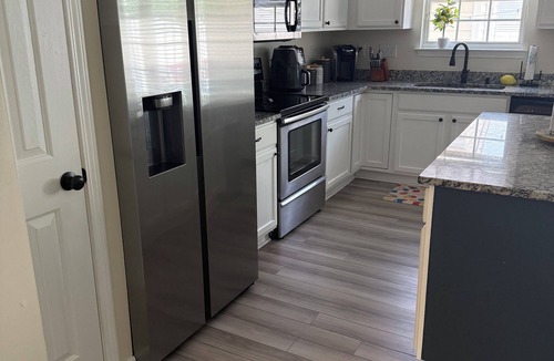 Huntersville House | Cozy 2-bedroom townhome in peaceful Huntersville with AC
