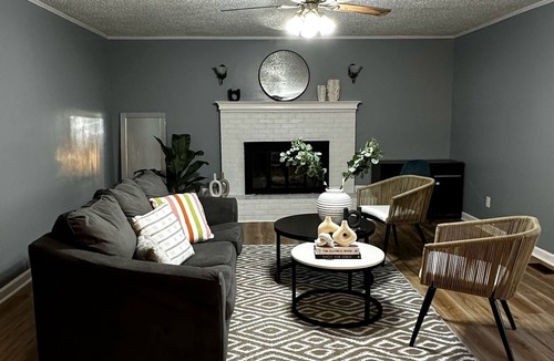 Portsmouth House | Cozy 2-bedrooms in lovely Portsmouth - Great Location!
