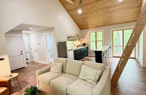 Central Cottage | Cozy 2 BR Wooded Escape with pool - Only 11 min to Clemson