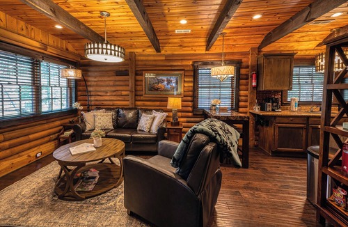 Topton Cabin | Cozy 2BR Lake Cabin – Dock, Hot Tub, Views -Lake Nantahala