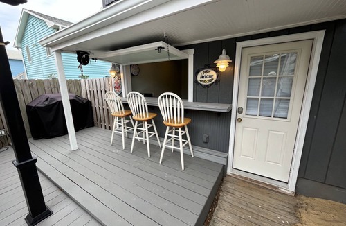 Nags Head Cottage | Cozy 3 Bedroom Cottage in Nags Head - Extra Apt with BR + BA Available