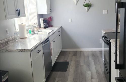 Pine Crest House | Cozy 3-bedroom house in beautiful Johnson City near downtown and ETSU