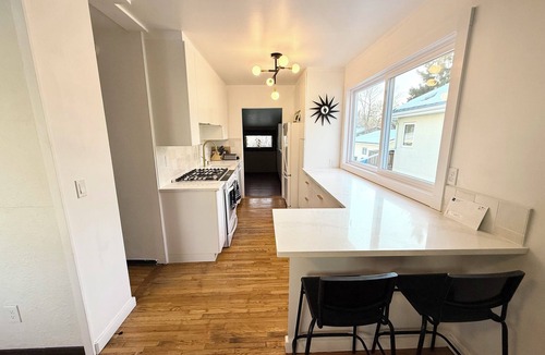 Southeast Edmonton House | Cozy 3bd King Ed Near Whyte Ave