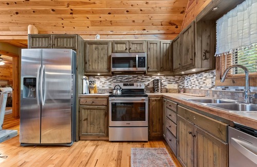 Sparta House | ‼️Cozy 3BR Bloff Hytte w/Mountain Views and BBQ