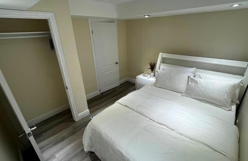 Oakville Apartment | Cozy ambiance room