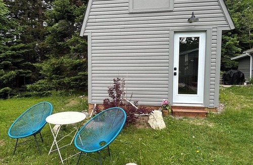 Clifton Royal House | Cozy and artistic barn studio near the oceanside village of St. Martins