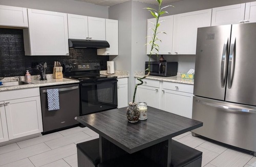 Enderly Park House | Cozy and fun 3-bedroom house in Charlotte. Close to both uptown & the airport!