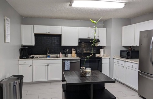 Enderly Park House | Cozy and fun 3-bedroom house in Charlotte. Close to both uptown & the airport!