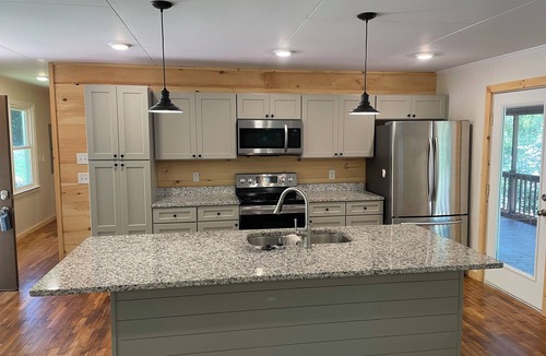 Easley House | Cozy and Quaint Pinewood Cottage at Saluda River Farms
