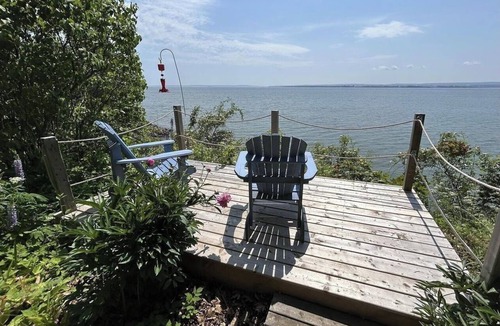 Kingsport Cottage | Cozy and quiet retreat in the Annapolis Valley - direct access to beach & water