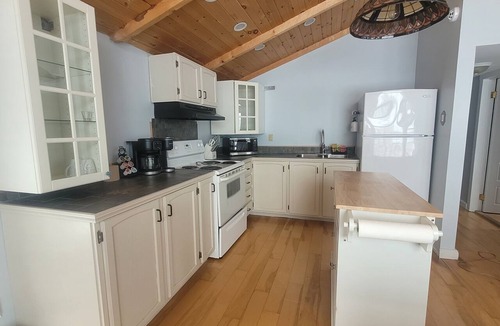 Grand-Digue House | Cozy beautiful space in a great location. Close to beautiful beaches and sunsets