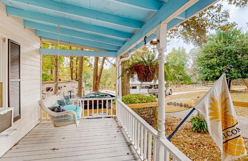 Landrum House | Cozy Blue Ridge Cottage, Close to Hiking!