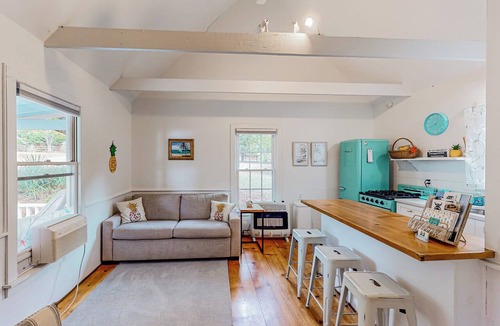 Landrum House | Cozy Blue Ridge Cottage, Close to Hiking!