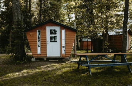 Killaloe Cabin | Cozy Cabin for Ontario Glamping Getaway on Golden Lake