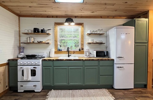 Rosman Cabin | Cozy Cabin on Farm, Waterfalls, Near Parkway, Brevard, Pisgah, DuPont & Lakes