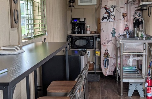 Trenton Cabin | Cozy cabin with AC/heat in peaceful Trenton NC