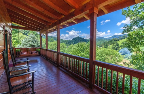 Vilas Cabin | Cozy Cabin with Pastoral Views