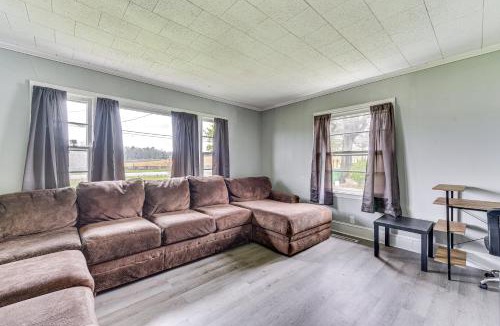 Charlotte House | Cozy Charlotte Home w/Fire Pit ~ 6 Mi to Uptown!