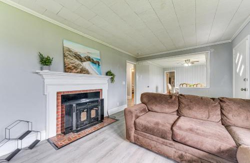 Charlotte House | Cozy Charlotte Home w/Fire Pit ~ 6 Mi to Uptown!