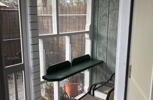 Charleston Cottage | Cozy & Comfortable 2-Bedroom Cottage on James Island - minutes from Folly Beach!