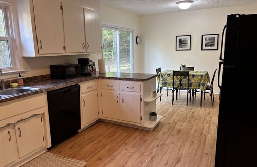 Goochland House | Cozy, Comfy, Convenient, Dog Friendly