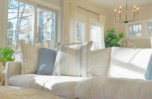 Huntersville House | Cozy Cottage 4BR. in the Heart of Huntersville