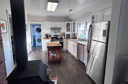 Hatteras House | Cozy cottage in Hatteras Village. Convenient to shopping, restaurants and beach.