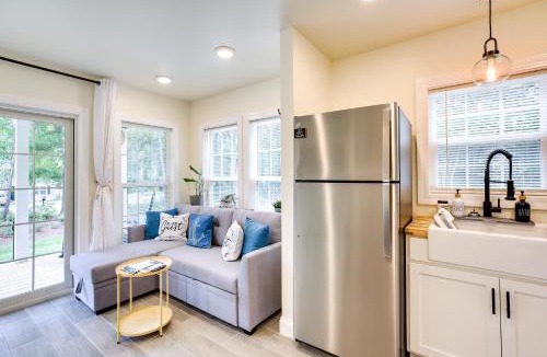 Southport House | Cozy Cottage: Minutes to Downtown Southport!