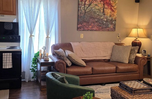 Statesboro Cottage | Cozy Country Cottage in enchanting Statesboro with AC