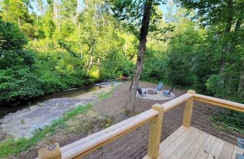 Purlear RV Rental | Cozy Creekside Geodome | Hot Shower + WiFi