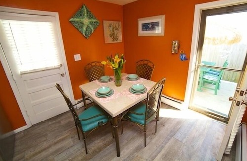Northeast Virginia Beach Condo | Cozy, Dog-friendly Duplex At The North End Short Walk To The Beach!