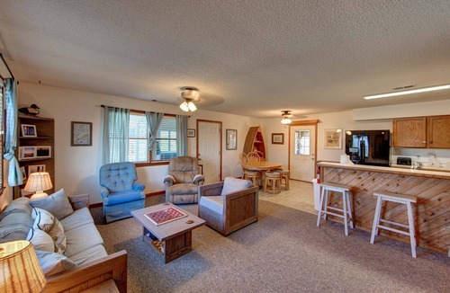 Avon Cottage | Cozy Fishing Cottage w/water access, minutes from Hatteras National Seashore