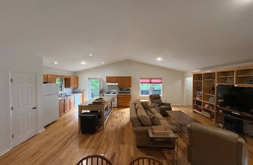 Cullowhee House | Cozy Getaway at Two Willows Horse Farm, near Lake Glenville, Highlands, Cashiers