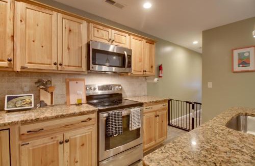 Goode House | Cozy Goode Cabin w/Deck ~ 17 Mi to Lynchburg