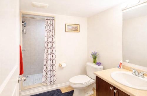 Halton Regional Municipality Apartment | Cozy Guest Suite with Private Bathroom & Entrance